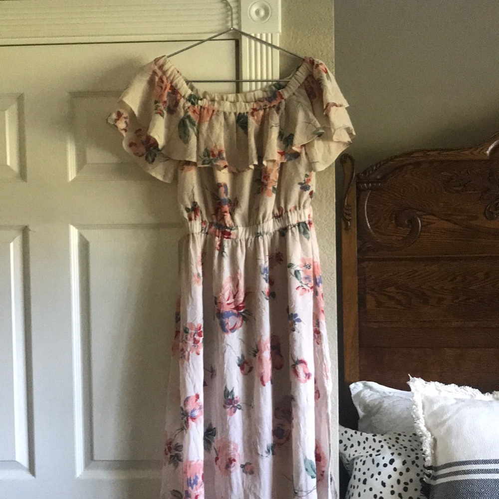 Beautiful chiffon off shoulder midi dress